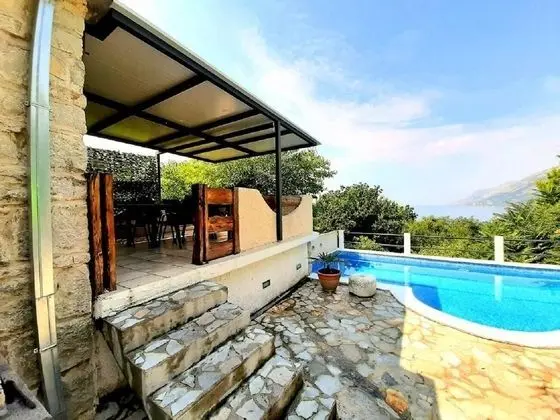 Ev (Kris - quiet and romantic - H(8+2))