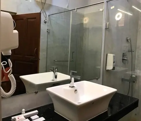 Deluxe Tek Büyük Yataklı Oda, Balkon, Şehir Manzaralı