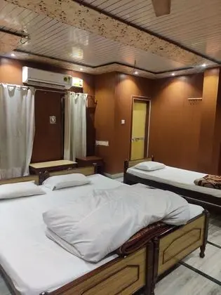 Üç Kişilik Oda