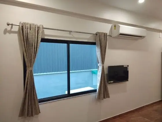 Deluxe Tek Büyük Yataklı Oda (3 Beds Non AC)