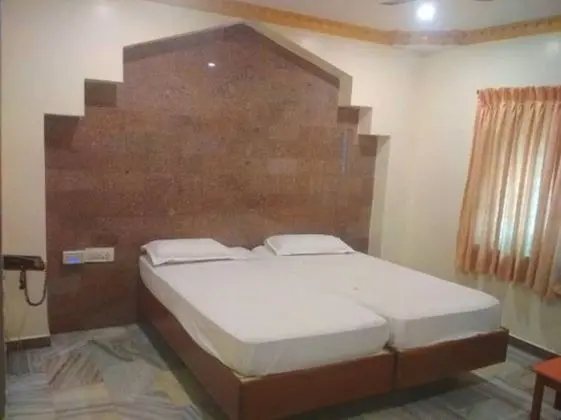 Deluxe Tek Büyük Yataklı Oda, 1 En Büyük (King) Boy Yatak, Engellilere Uygun, Şehir Manzaralı
