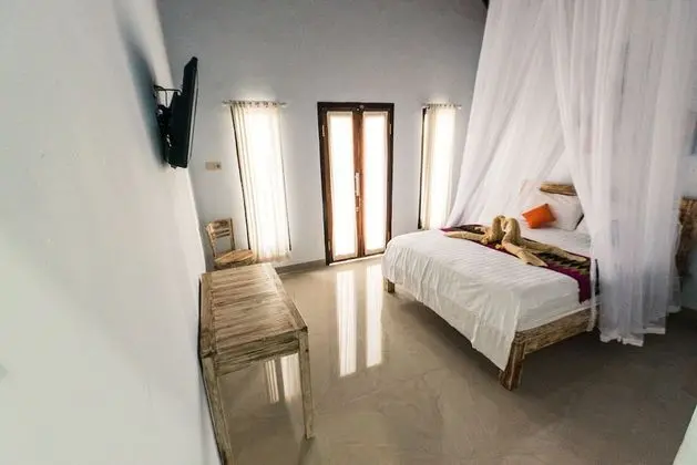 Deluxe Tek Büyük veya İki Ayrı Yataklı Oda, Havuz Manzaralı