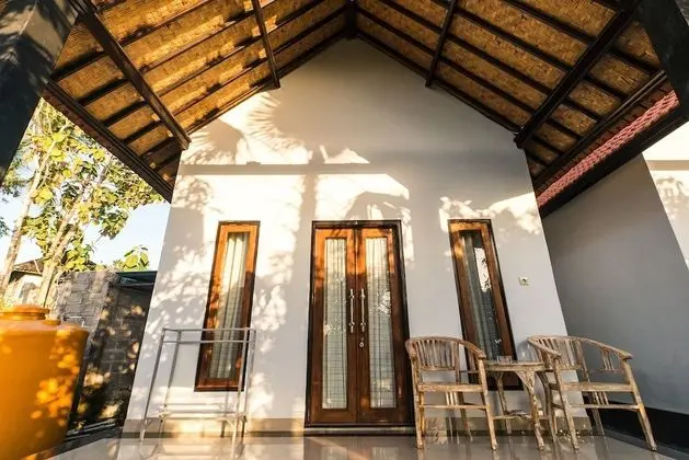 Deluxe Tek Büyük veya İki Ayrı Yataklı Oda, Havuz Manzaralı