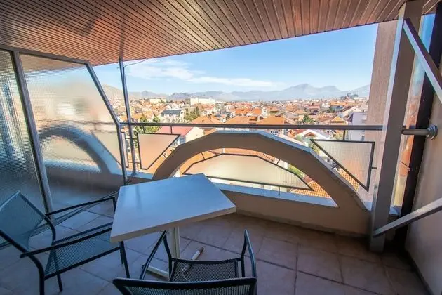 Deluxe Üç Kişilik Oda, Balkon