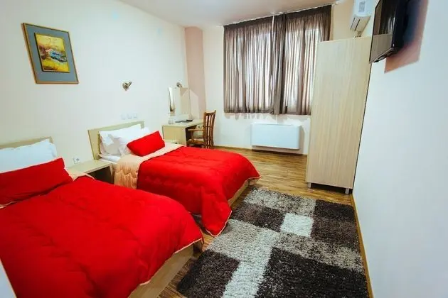 Standard Tek Büyük veya İki Ayrı Yataklı Oda