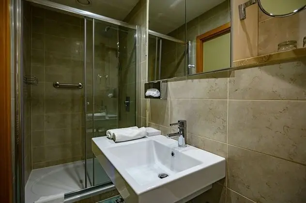 Standard Tek Büyük Yataklı Oda