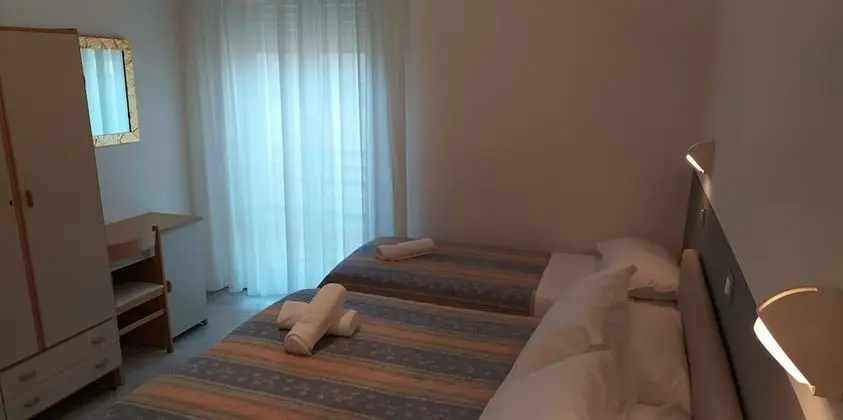 Basic Üç Kişilik Oda