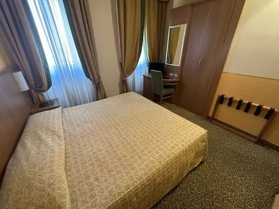 Tek Büyük Yataklı Oda, Sigara İçilmez