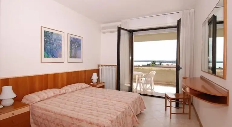 Apart Daire, 1 Yatak Odası, Göl Manzaralı