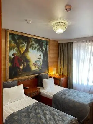 Tek Büyük veya İki Ayrı Yataklı Oda