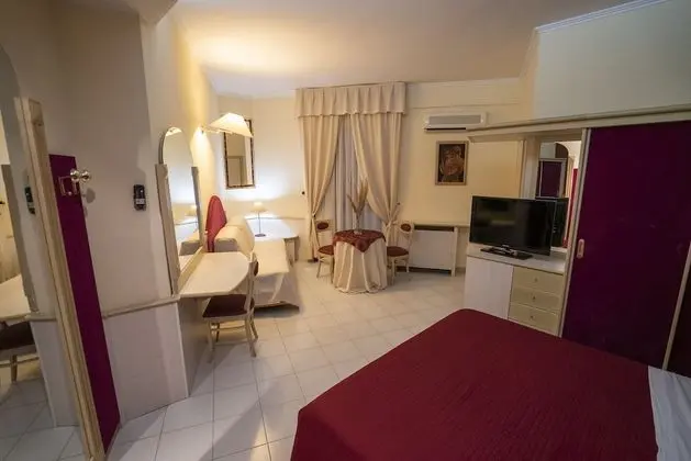 Tek Büyük veya İki Ayrı Yataklı Oda