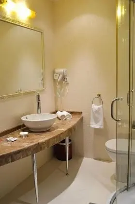 Tek Büyük Yataklı Oda, Balkon