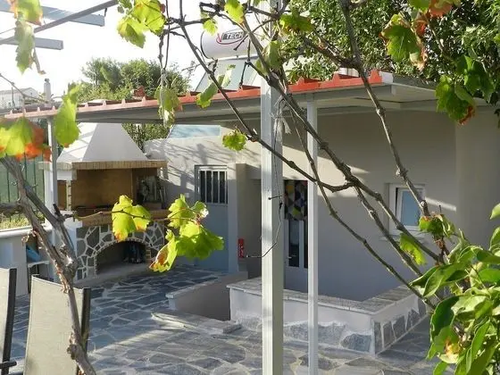 Economy Büyük Yataklı Tek Kişilik Oda, Buzdolabı ve Mikrodalga, Bahçeli