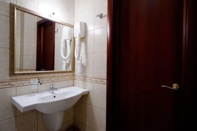 Superior Tek Büyük veya İki Ayrı Yataklı Oda