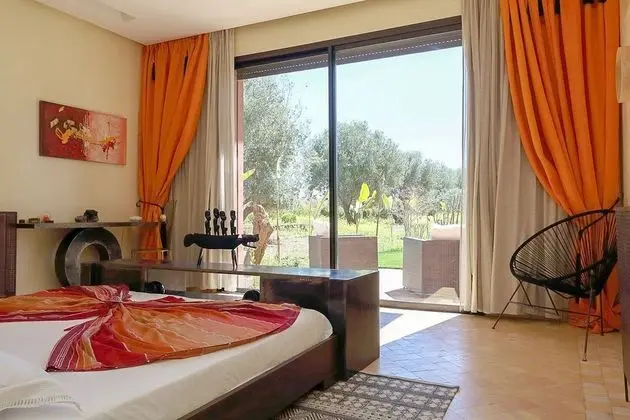 Superior Tek Büyük Yataklı Oda, Havuz Manzaralı