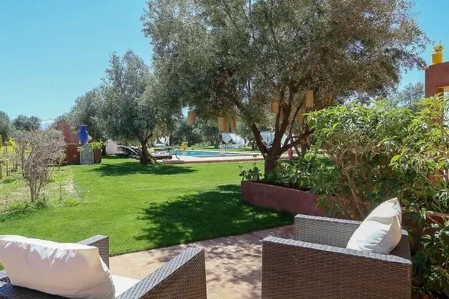 Superior Tek Büyük Yataklı Oda, Havuz Manzaralı