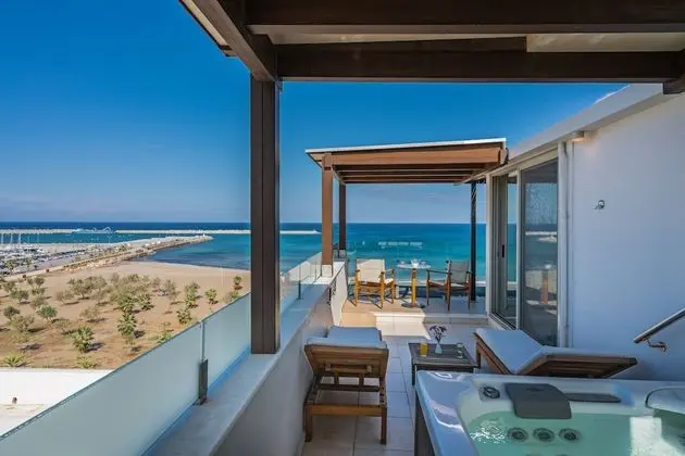 Deluxe Suite Sea View & Jacuzzi