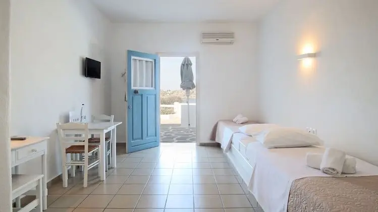 Twin Studio, Sea View