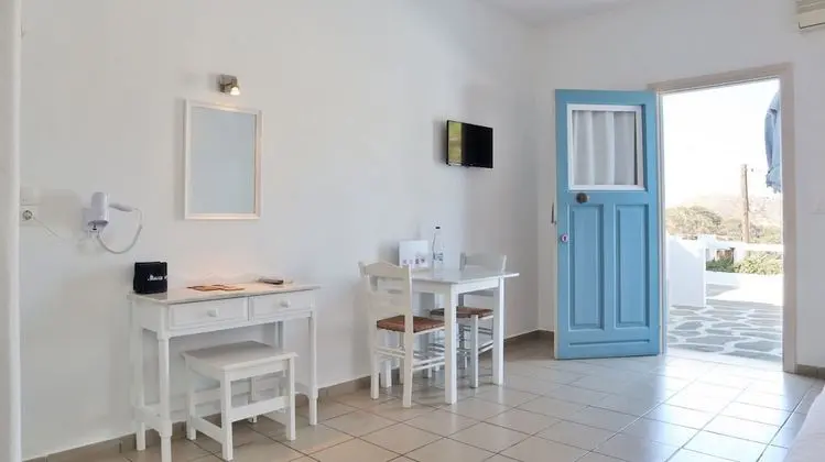 Twin Studio, Sea View