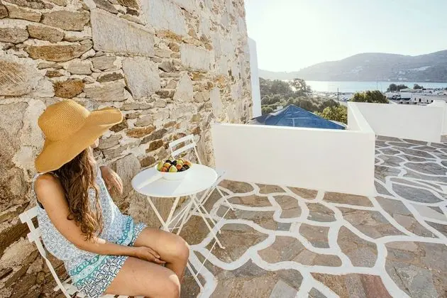 Twin Studio, Sea View