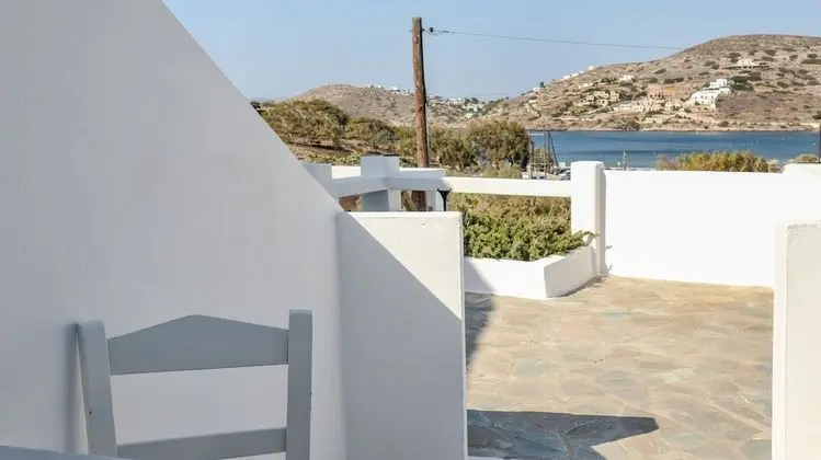 Twin Studio, Sea View