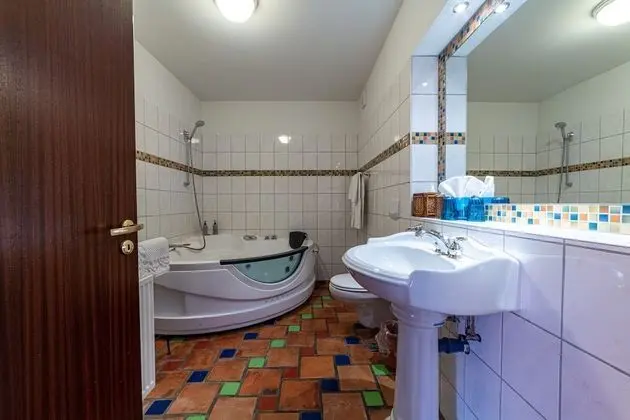 Deluxe Süit, Jakuzi, Göl Manzaralı