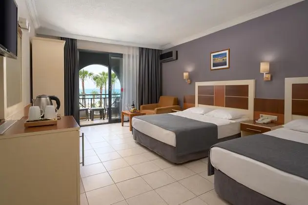 https://images.etstur.com/imgproxy/resize/2560x1440/files/images/hotelImages/etsrooms/406/Kaila_Krizantem_Hotel_20250603104637_2.jpg