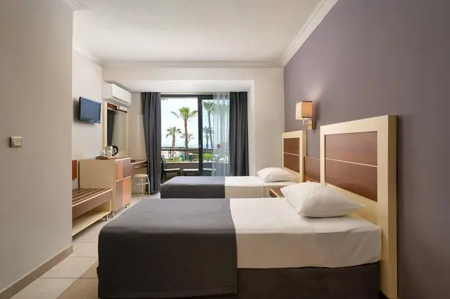https://images.etstur.com/imgproxy/resize/2560x1440/files/images/hotelImages/etsrooms/406/Kaila_Krizantem_Hotel_20250603104639_3.jpg