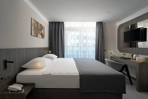 https://images.etstur.com/imgproxy/resize/2560x1440/files/images/hotelImages/etsrooms/406/Kaila_Krizantem_Hotel_20250603104914_4.jpg