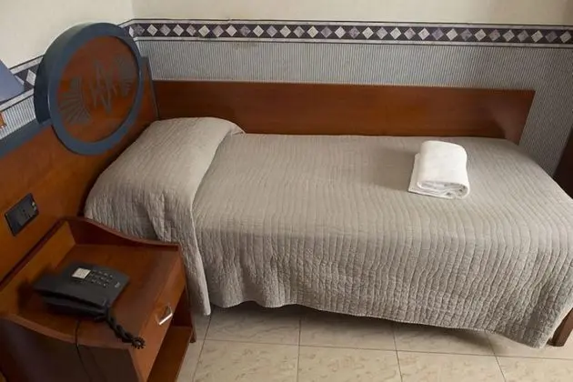 Tek Kişilik Oda, 1 Tek Kişilik Yatak, Şehir Manzaralı