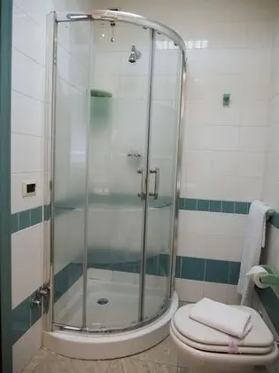 Üç Kişilik Oda