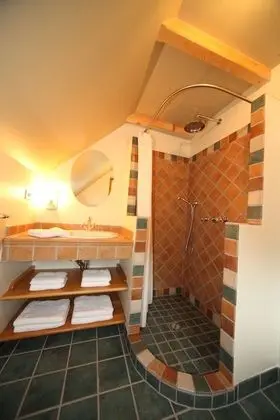 Dağ Evi, Birden Çok Yatak, Bahçe Manzaralı