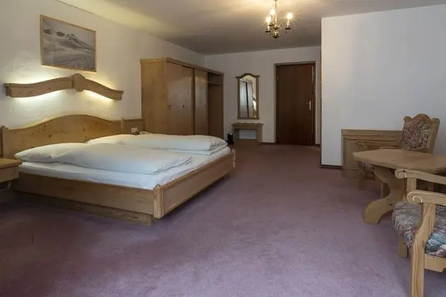 Superior Tek Büyük Yataklı Oda (Street View)