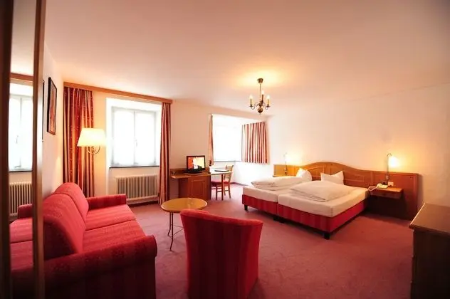 Superior Tek Büyük Yataklı Oda (Street View)