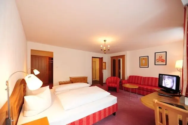 Superior Tek Büyük Yataklı Oda (Street View)