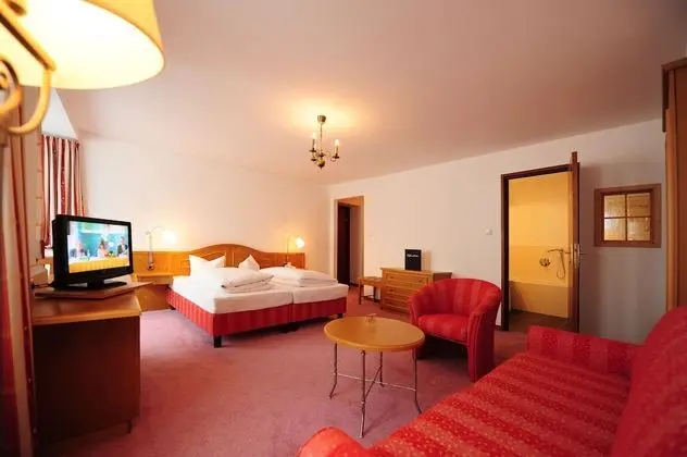 Superior Tek Büyük Yataklı Oda (Street View)