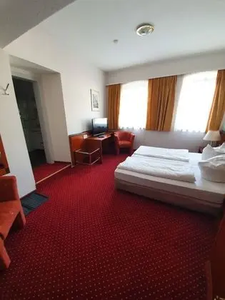 Premium Tek Büyük Yataklı Oda