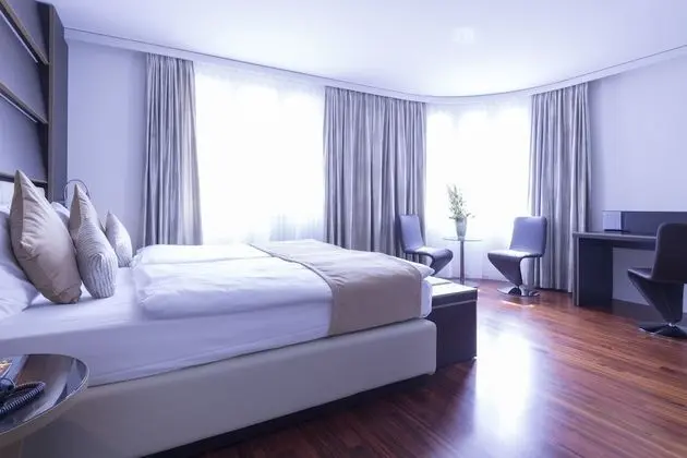 Premium Tek Büyük Yataklı Oda