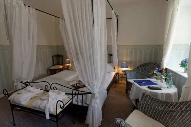 Romantic Tek Büyük Yataklı Oda