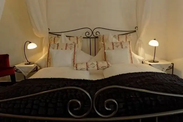 Romantic Tek Büyük Yataklı Oda