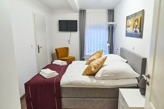 Comfort Tek Büyük Yataklı Oda