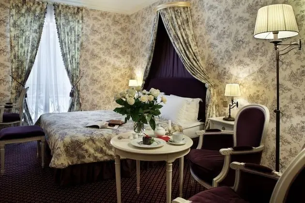 Deluxe Tek Büyük Yataklı Oda