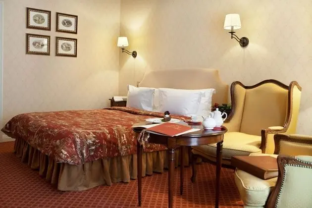 Deluxe Tek Büyük Yataklı Oda