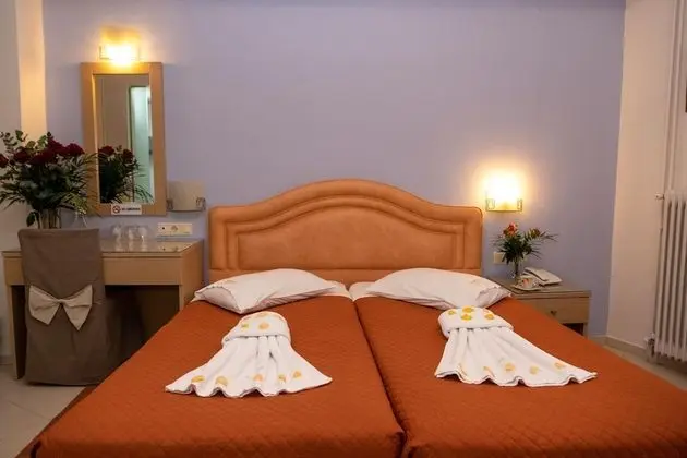 Üç Kişilik Oda