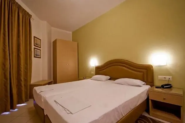 Üç Kişilik Oda