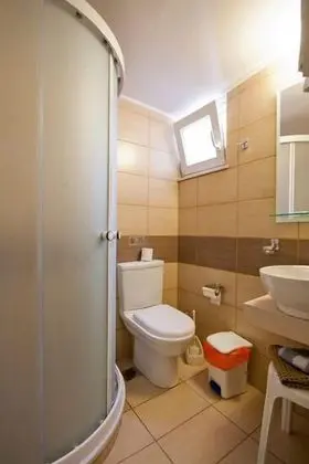 Üç Kişilik Oda