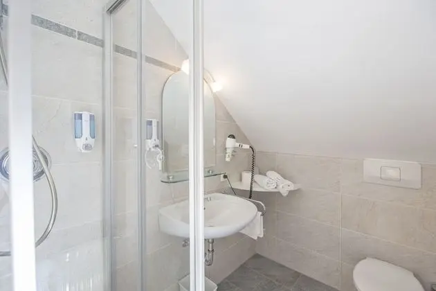 Comfort Tek Büyük Yataklı Oda