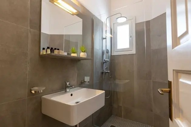 Standard Üç Kişilik Oda, Deniz Manzaralı