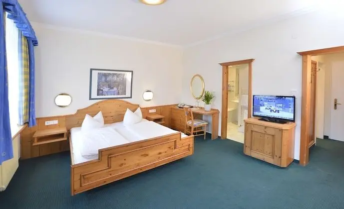 Büyük Yataklı Tek Kişilik Oda