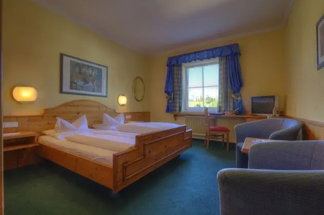 Büyük Yataklı Tek Kişilik Oda